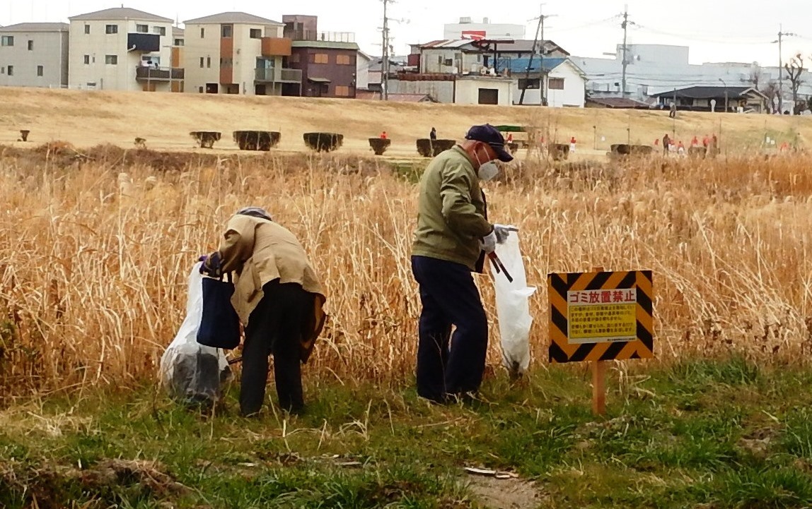 清掃活動（ドラゴンランド阪神高速高架下）