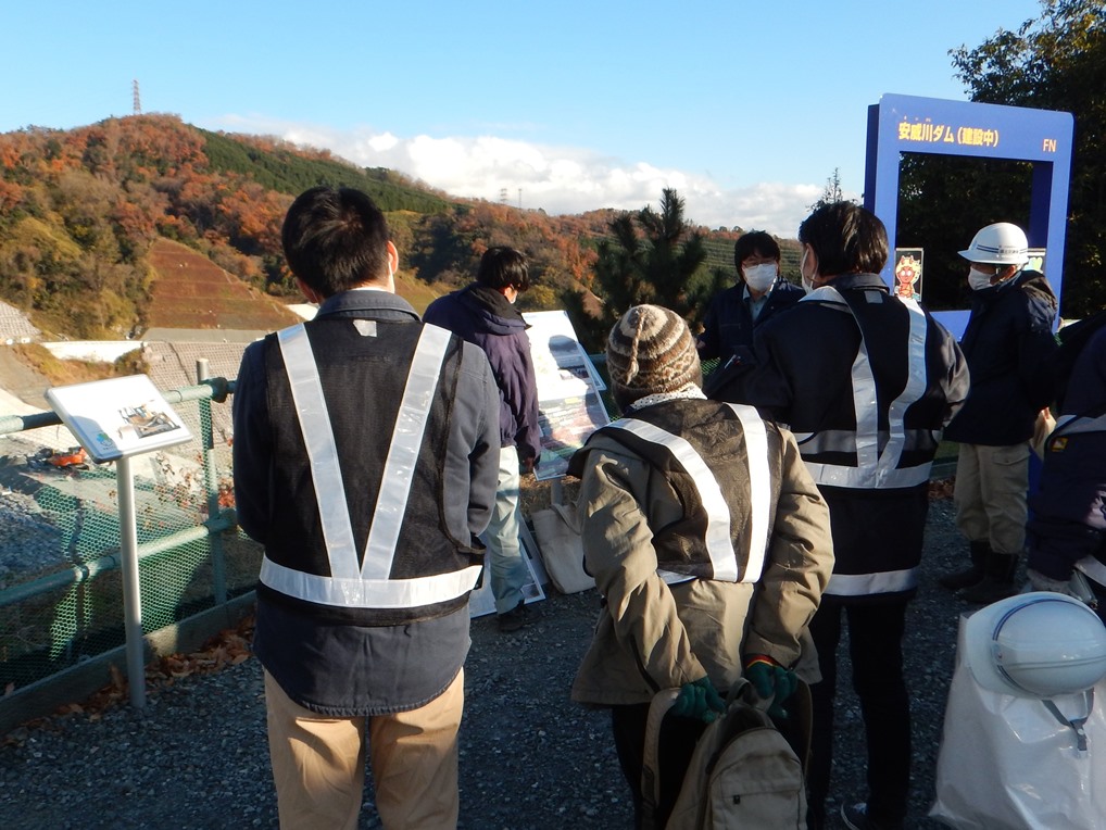 展望広場からの視察