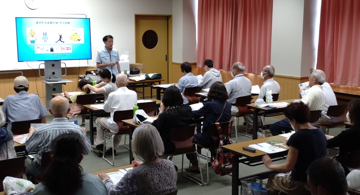 災害の動画や実験の映像などを交えた分かりやすい講演