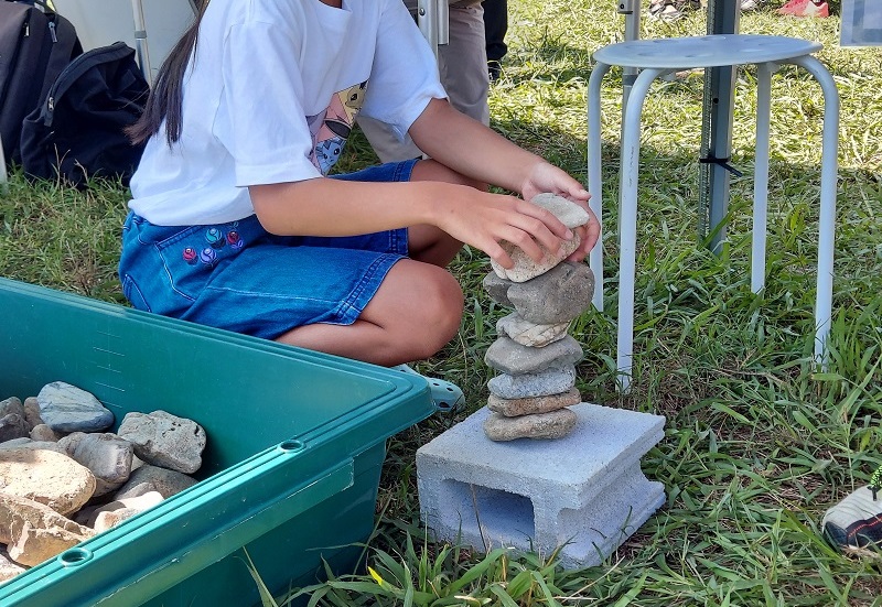 「石ころ」の高さ競争