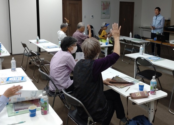 熱心に講座を聞いていただいた住民の方々