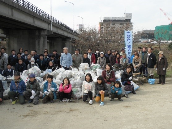 \ゴミ拾いのようす"