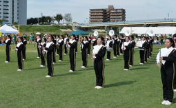 オープニング（吹奏楽部によるマーチング）